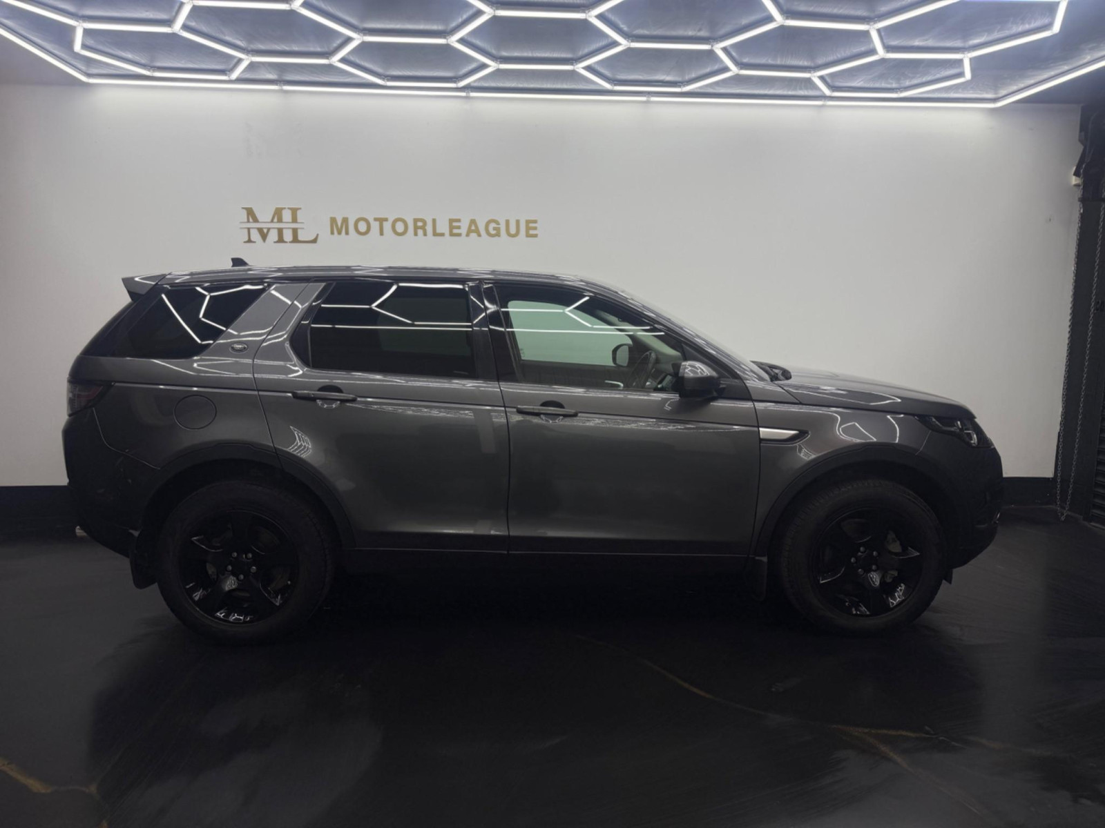 
                                                Voiture
                                                 Land Rover Discovery Sport 2.0 TD4 HSE 4WD Euro 6 (s/s) 5dr (5 Seat)