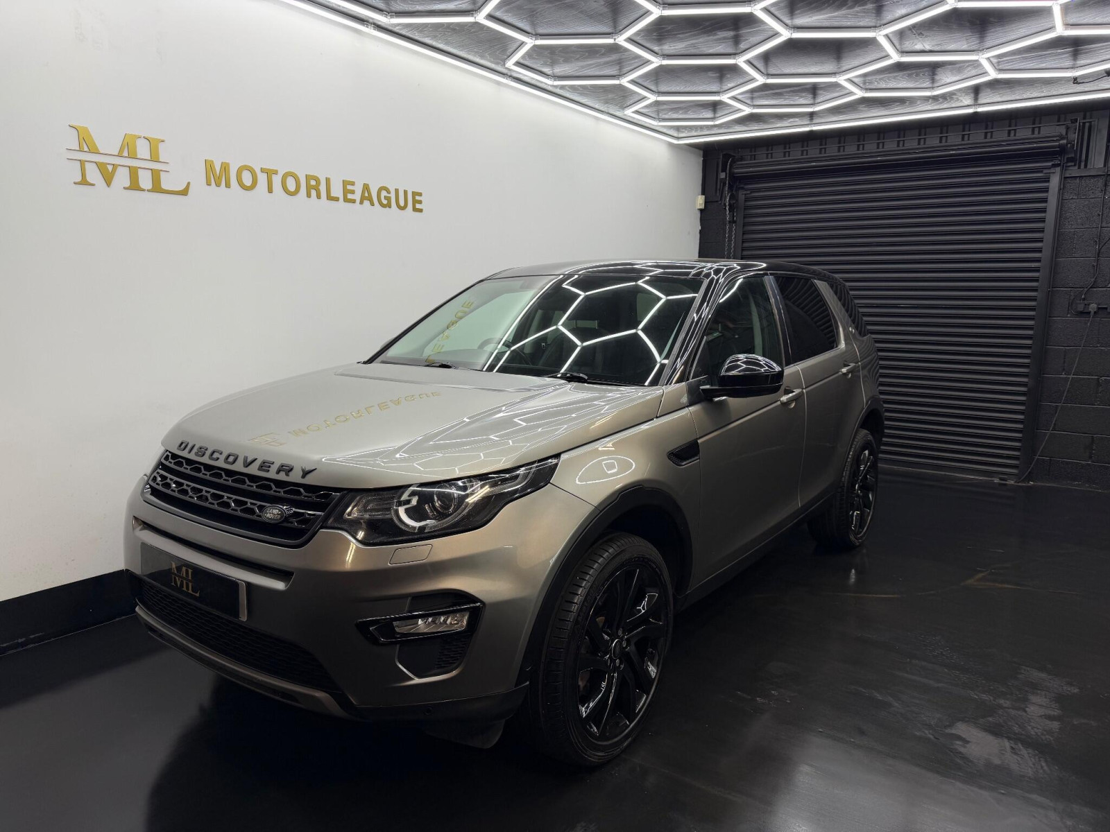 
                                                Voiture
                                                 Land Rover Discovery Sport 2.0 TD4 HSE Black Auto 4WD Euro 6 (s/s) 5dr