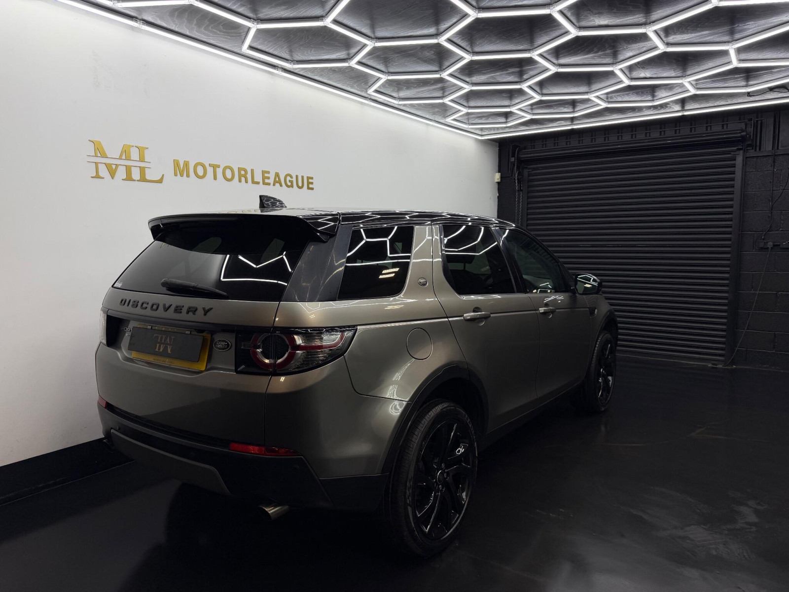 
                                                Voiture
                                                 Land Rover Discovery Sport 2.0 TD4 HSE Black Auto 4WD Euro 6 (s/s) 5dr