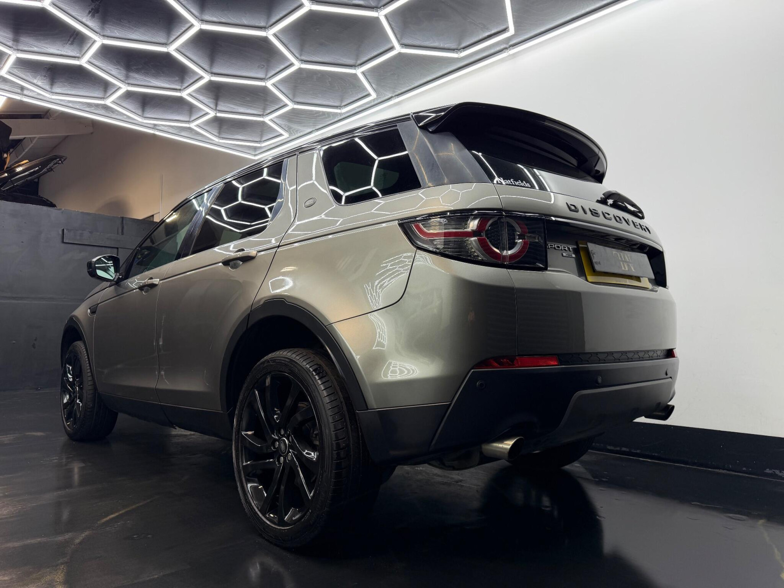 
                                                Voiture
                                                 Land Rover Discovery Sport 2.0 TD4 HSE Black Auto 4WD Euro 6 (s/s) 5dr