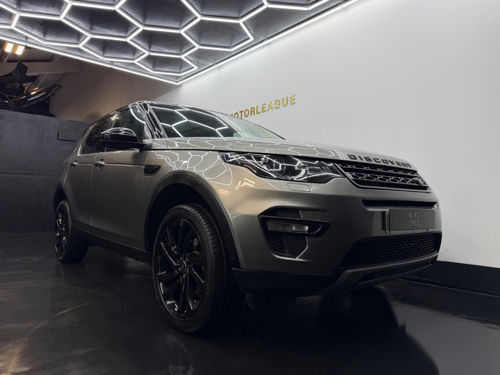 
                                                Voiture
                                                 Land Rover Discovery Sport 2.0 TD4 HSE Black Auto 4WD Euro 6 (s/s) 5dr