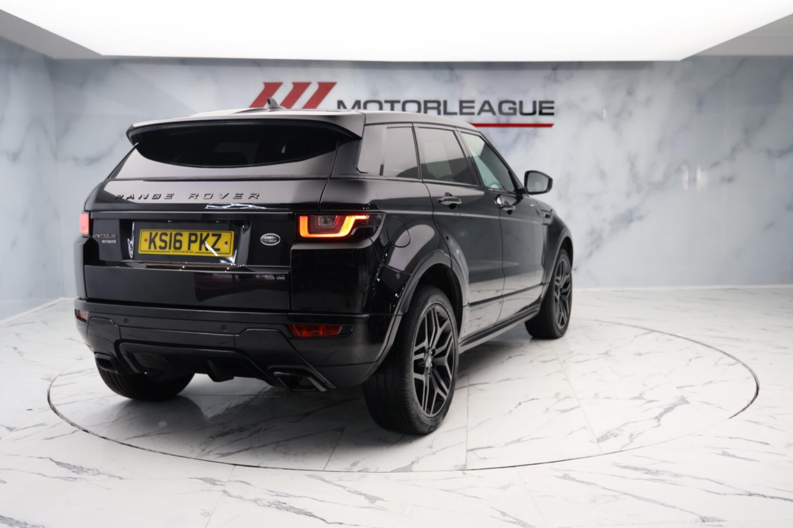 
                                                Voiture
                                                 Land Rover Range Rover Evoque 2.0 TD4 HSE Dynamic Auto 4WD Euro 6 (s/s) 5dr