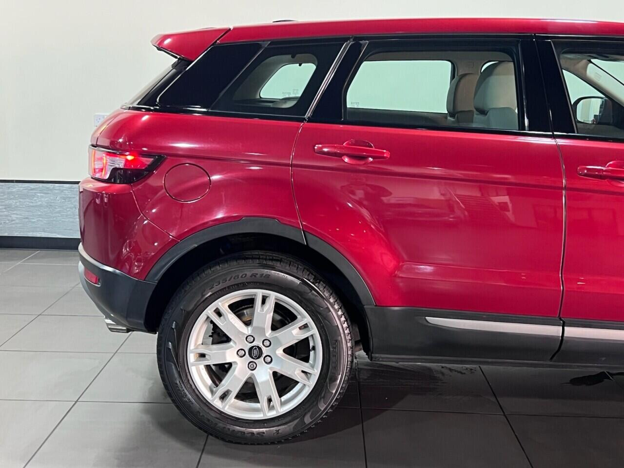 
                                                Voiture
                                                 Land Rover Range Rover Evoque 2.2 SD4 Pure Tech SUV 5dr Diesel Auto 4WD Euro 5 (s/s) (190 ps)
