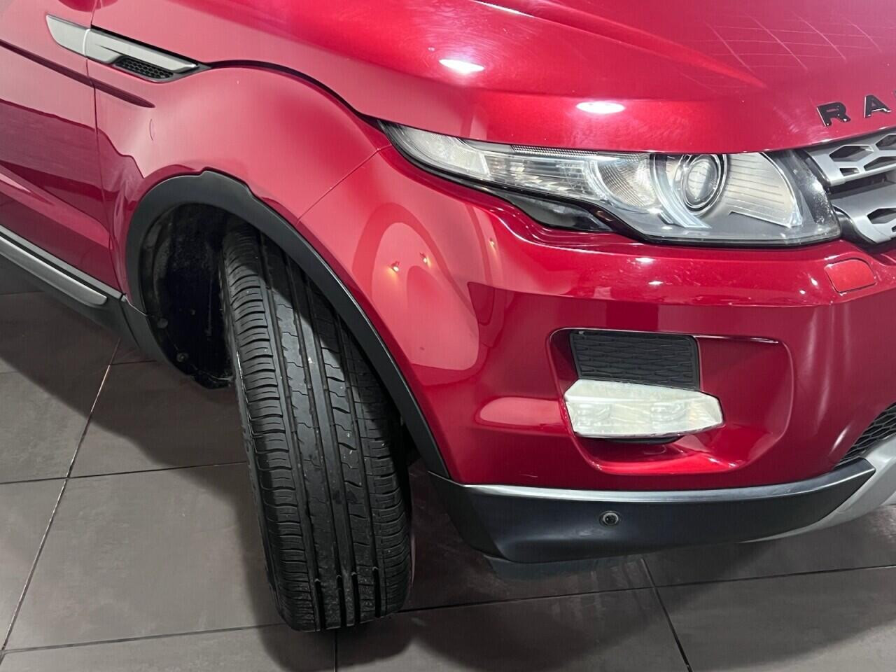 
                                                Voiture
                                                 Land Rover Range Rover Evoque 2.2 SD4 Pure Tech SUV 5dr Diesel Auto 4WD Euro 5 (s/s) (190 ps)