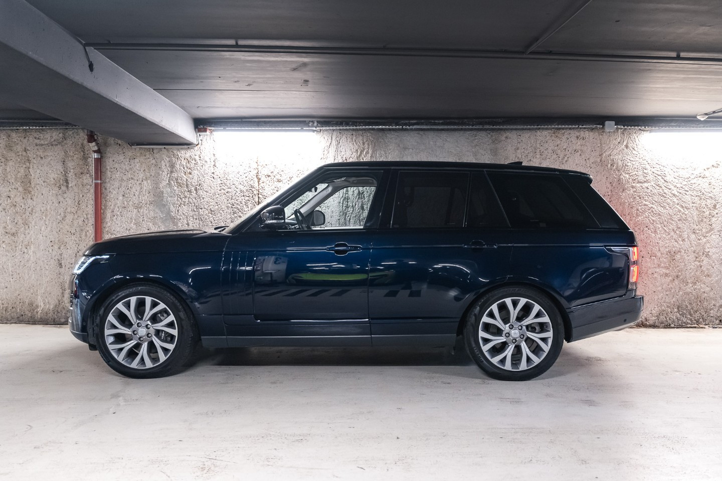 
                                                Voiture
                                                 Land Rover Range Rover (IV.II) P400E