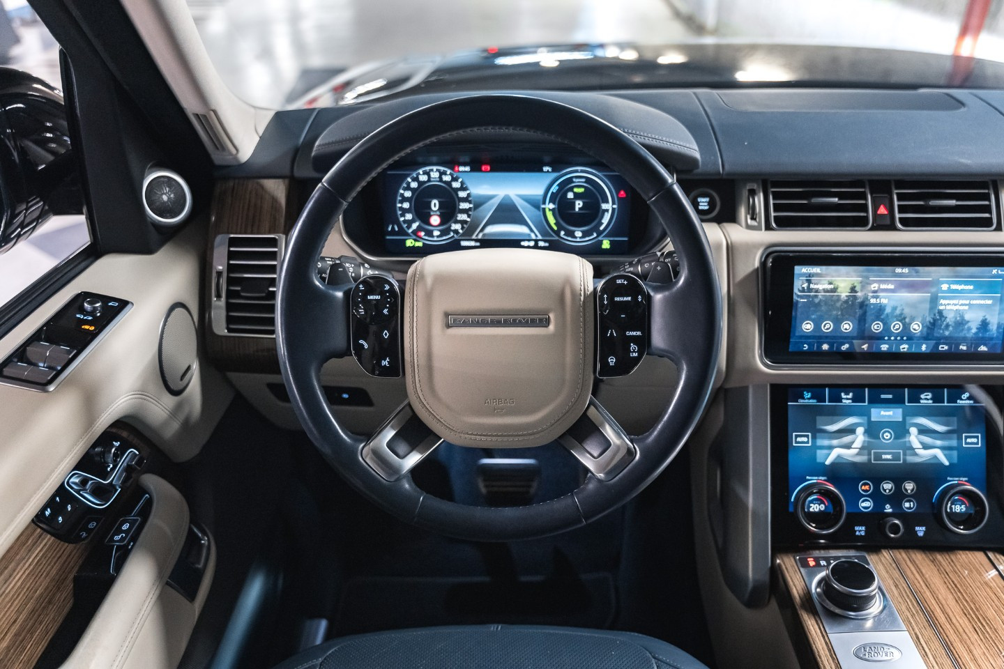 
                                                Voiture
                                                 Land Rover Range Rover (IV.II) P400E