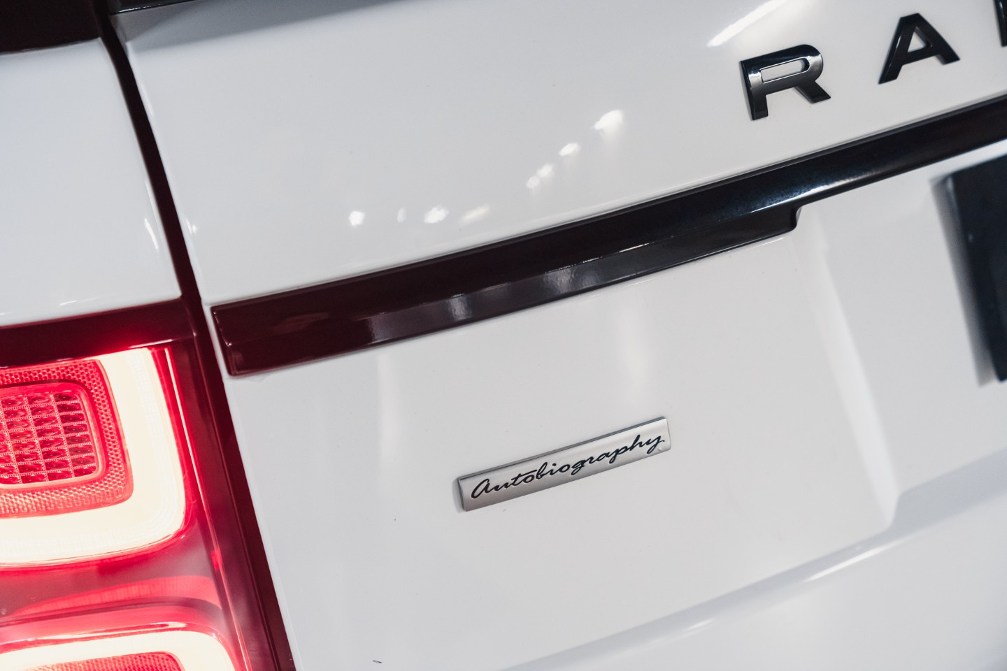 
                                                Voiture
                                                 Land Rover Range Rover LWB Supercharged Autobio