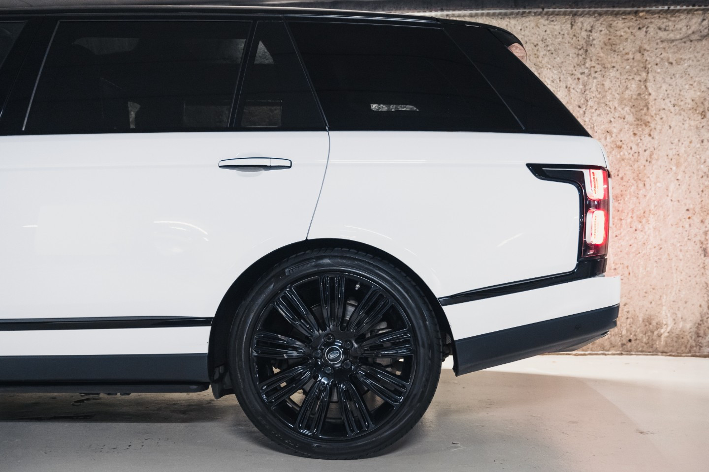 
                                                Voiture
                                                 Land Rover Range Rover LWB Supercharged Autobio