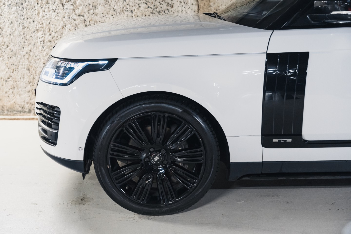 
                                                Voiture
                                                 Land Rover Range Rover LWB Supercharged Autobio
