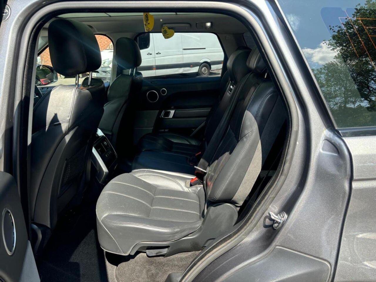 
                                                Voiture
                                                 Land Rover Range Rover Sport 3.0 SD V6 HSE Dynamic SUV 5dr Diesel Auto 4WD Euro 6 (s/s) (306 ps)