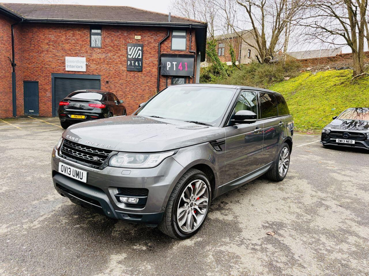 
                                                Voiture
                                                 Land Rover Range Rover Sport 3.0 SD V6 HSE SUV 5dr Diesel Auto 4WD Euro 5 (s/s) (292 ps) MOT 9/26 FSH ULEZ 112K ONLY