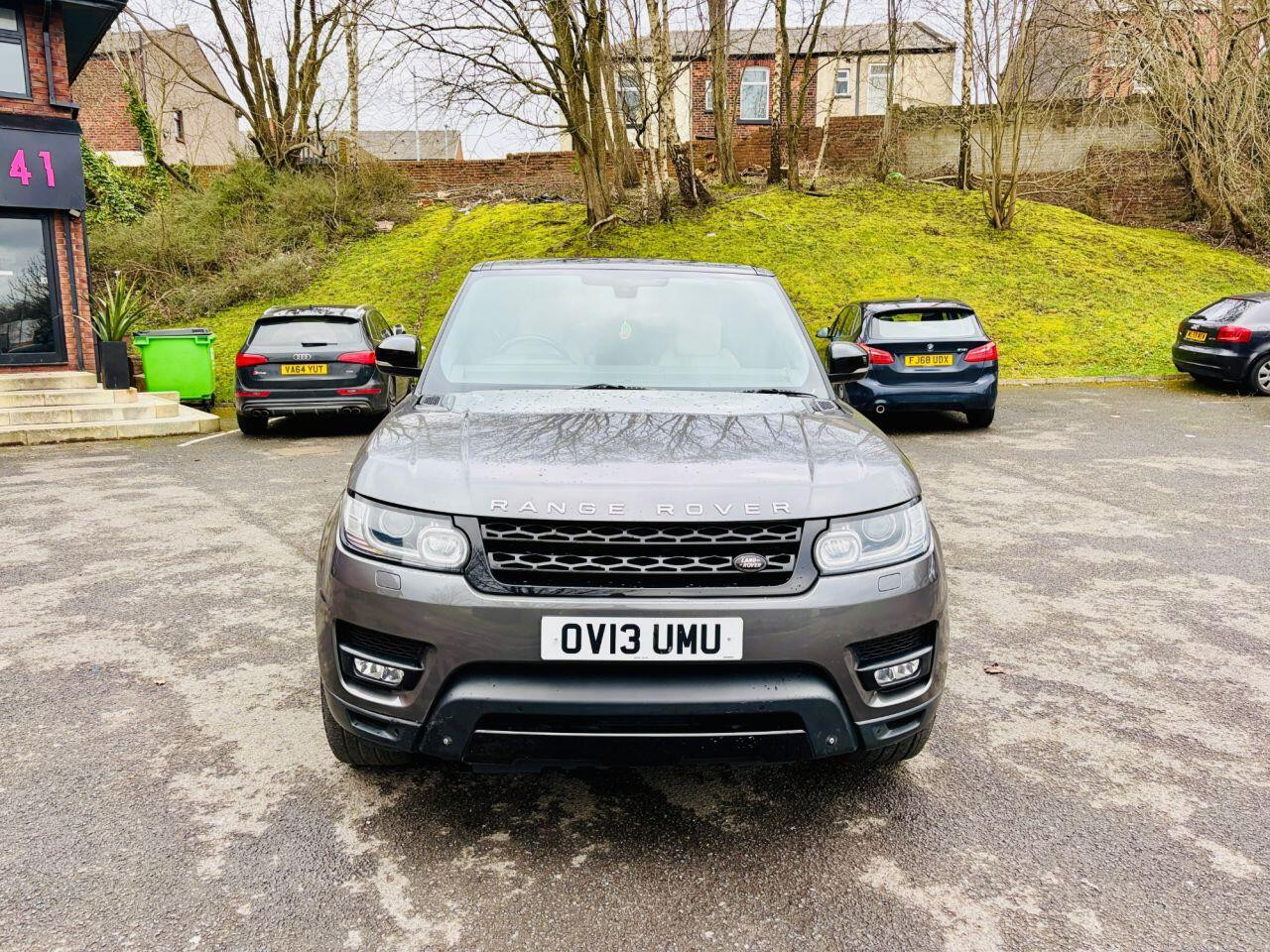 
                                                Voiture
                                                 Land Rover Range Rover Sport 3.0 SD V6 HSE SUV 5dr Diesel Auto 4WD Euro 5 (s/s) (292 ps) MOT 9/26 FSH ULEZ 112K ONLY