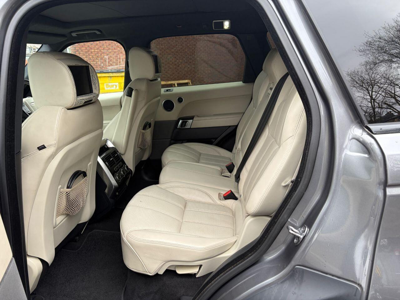 
                                                Voiture
                                                 Land Rover Range Rover Sport 3.0 SD V6 HSE SUV 5dr Diesel Auto 4WD Euro 5 (s/s) (292 ps) MOT 9/26 FSH ULEZ 112K ONLY