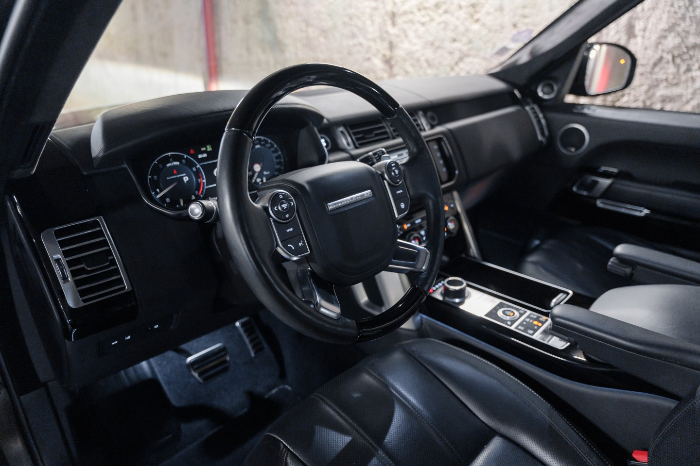 
                                                Voiture
                                                 Land Rover Range Rover Supercharged Autobiography