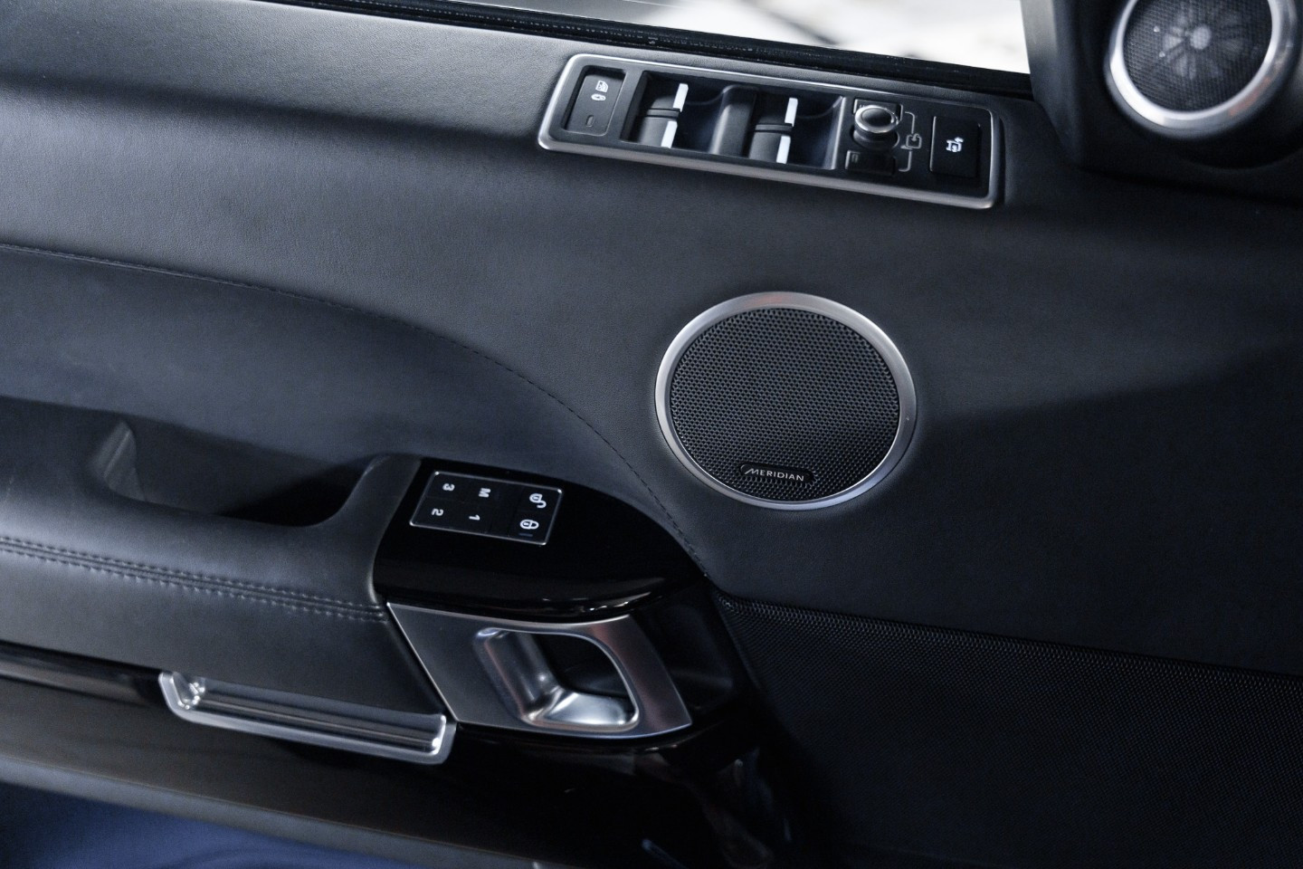 
                                                Voiture
                                                 Land Rover Range Rover Supercharged Autobiography