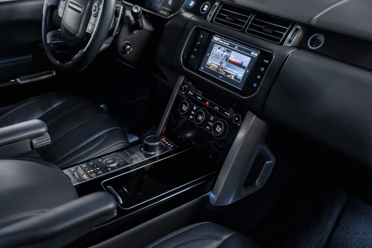 
                                                Voiture
                                                 Land Rover Range Rover Supercharged Autobiography