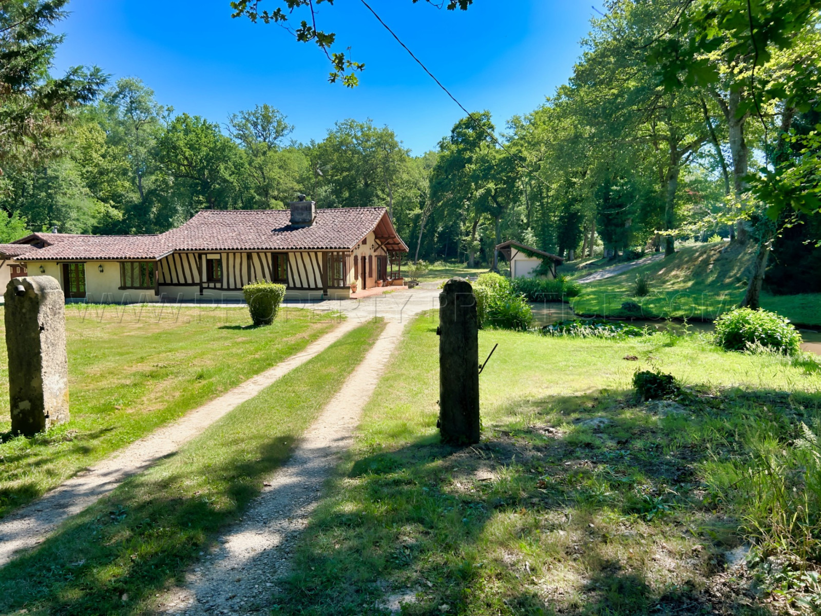 
                                                Vente
                                                 LANDES DOMAINE 57 ha ETANGS