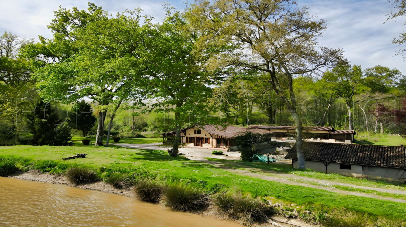 
                                                Vente
                                                 LANDES DOMAINE 57 ha ETANGS 20 ha