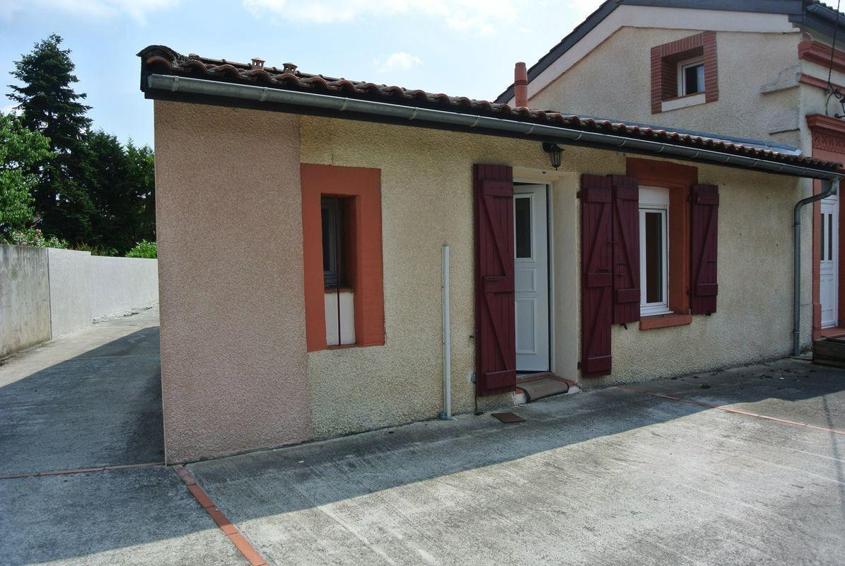 
                                                Location
                                                 Lardenne maison T3 70m² avec terrasse et 2 parking