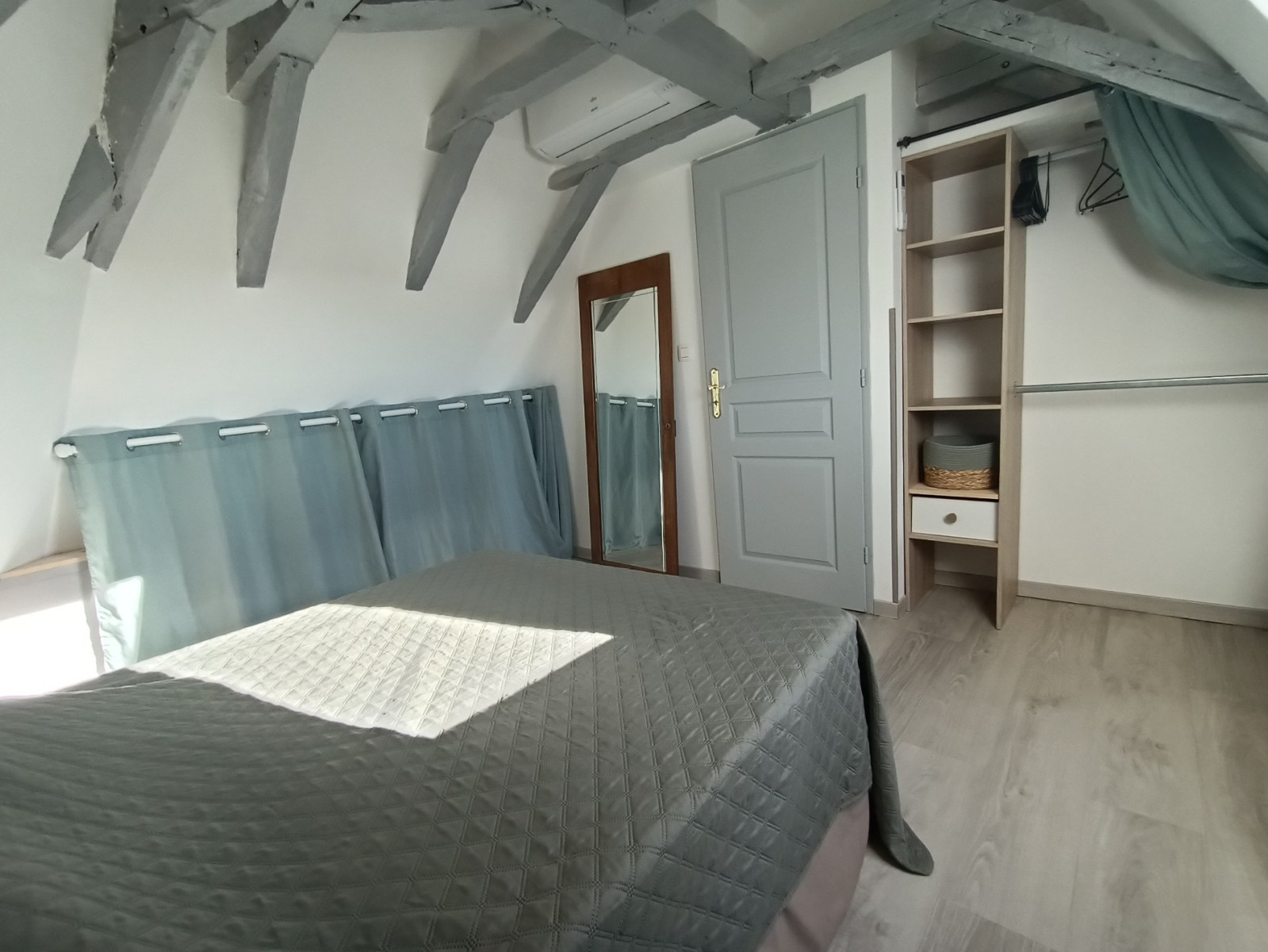 
                                                Location
                                                 LE BUGUE : Appartement meublé