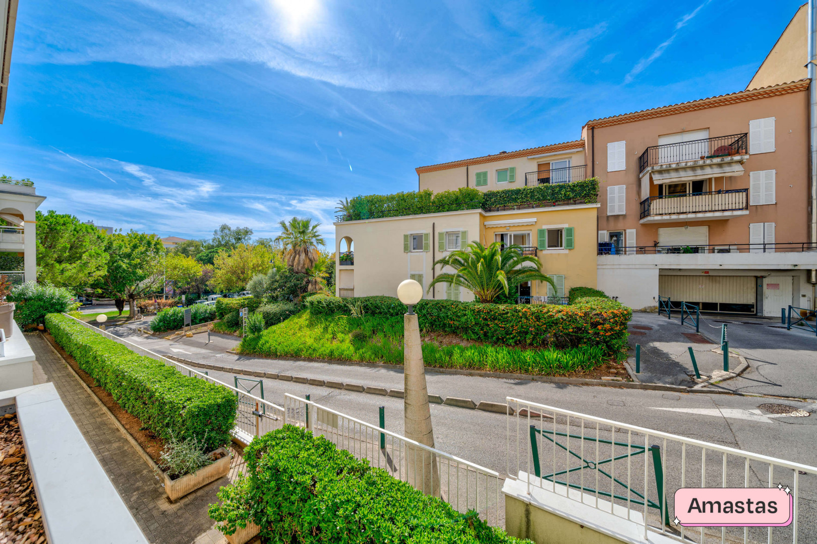 
                                                Location
                                                 Le Cannet 06110 - Magnifique studio avec 2 balcons et piscine résidentielle