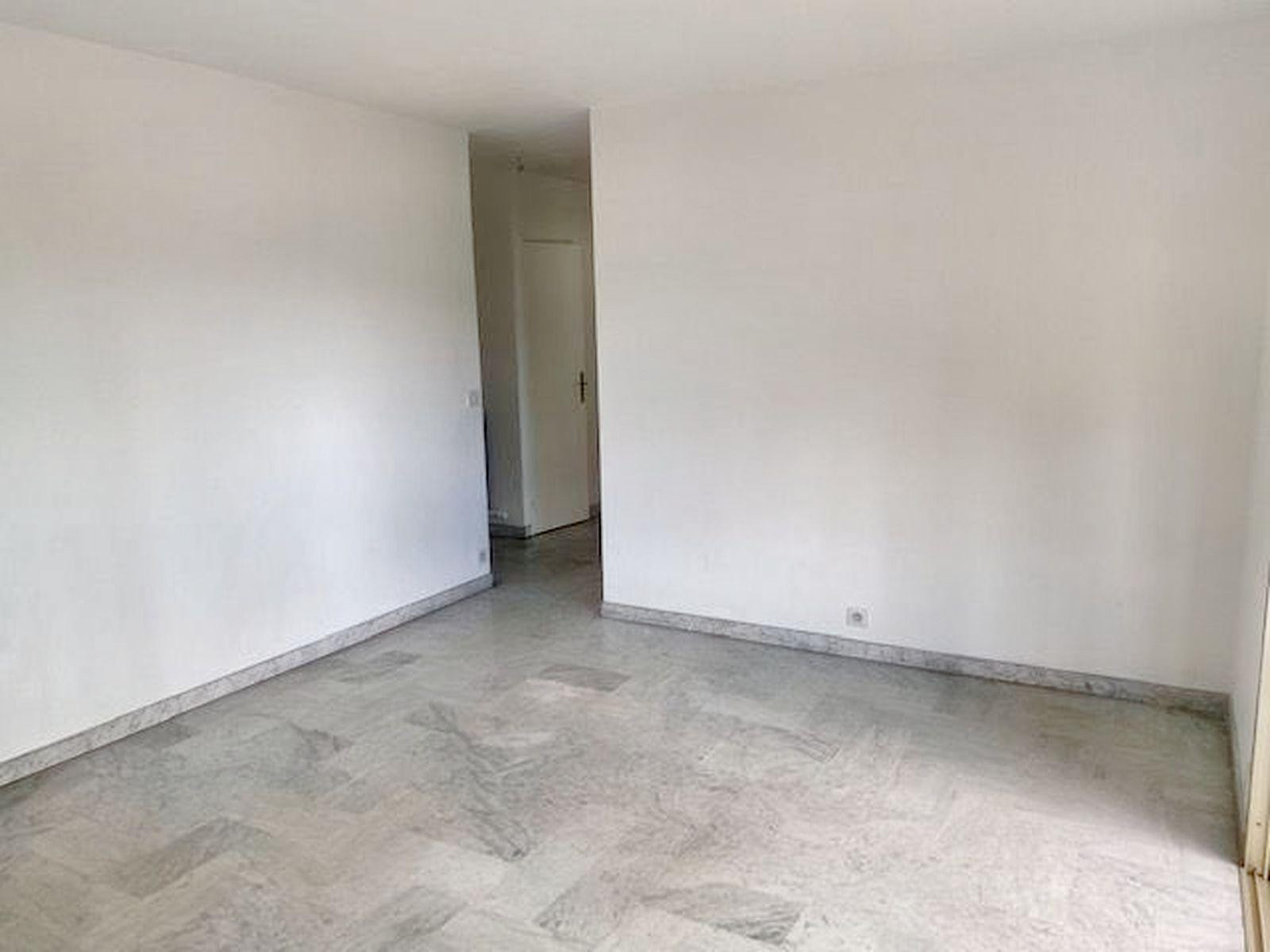 
                                                Location
                                                 Le Cannet