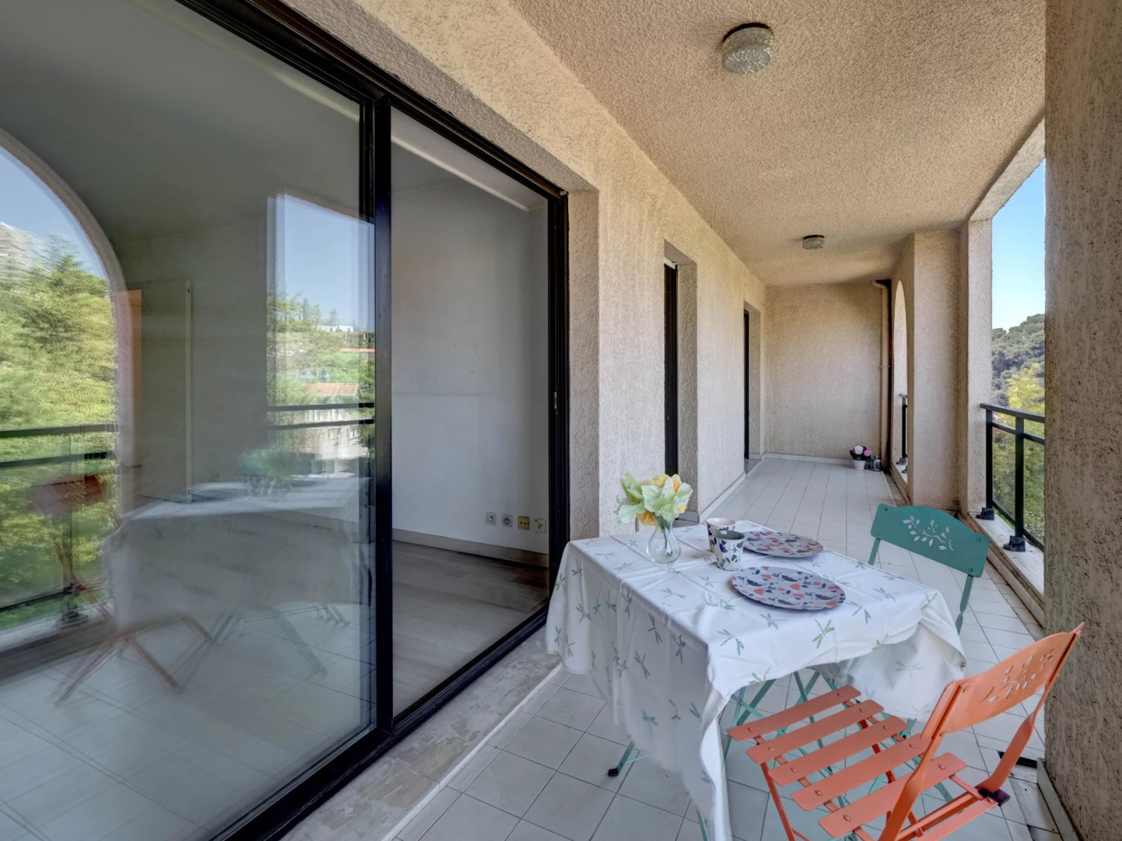 
                                                Vente
                                                 Le Cannet : appartement 2 pièces avec cave et parking