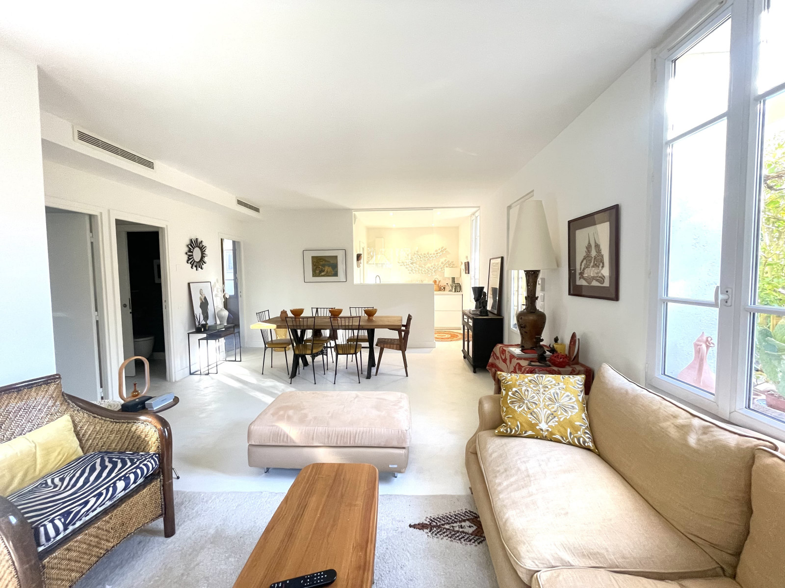 
                                                Vente
                                                 LE CANNET MAIRIE Villa 8 pièce(s) 150m2 env - Terrain 557m2 - Dépendances