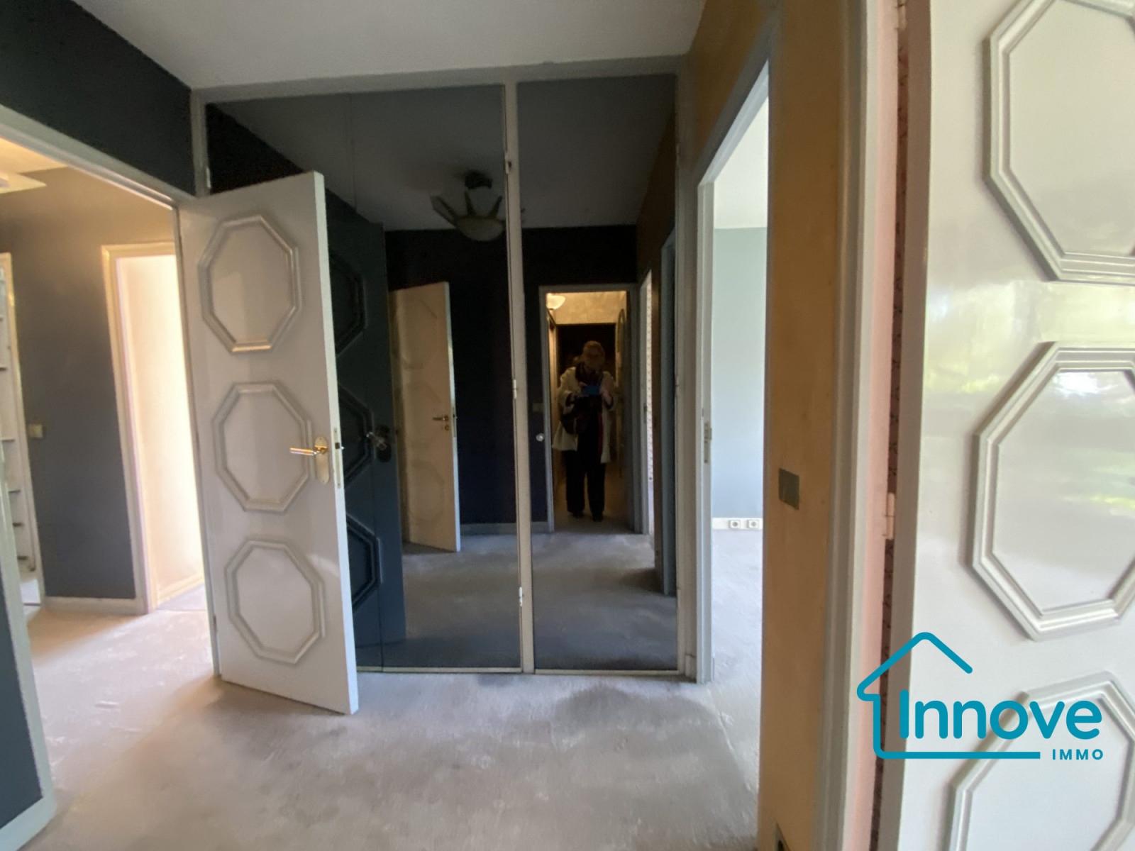 
                                                Vente
                                                 Le Chesnay 5 pièces