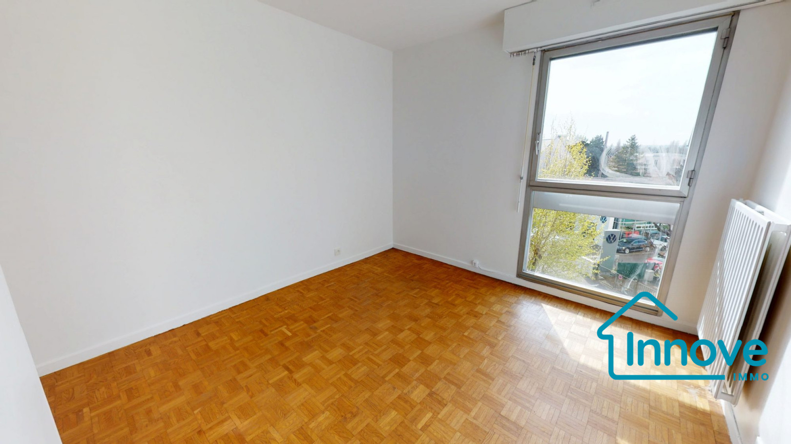
                                                Location
                                                 Le Chesnay, limite Versailles, lumineux T5 avec loggia