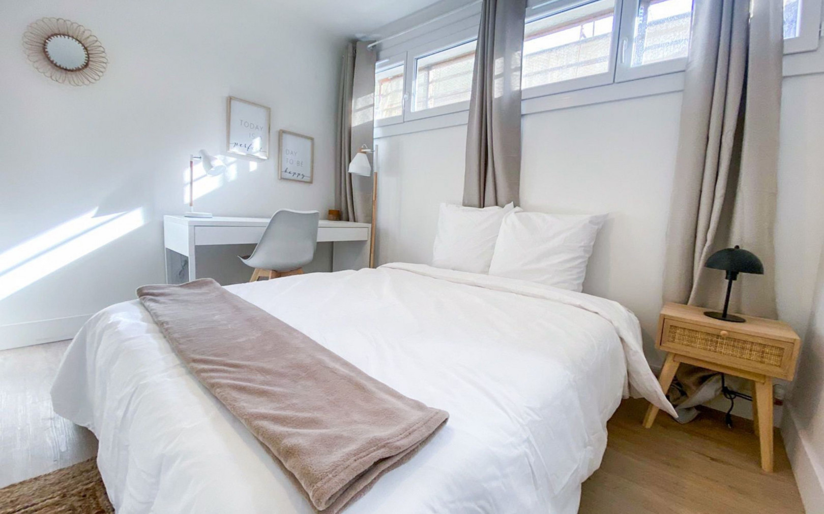 
                                                Location
                                                 'Le Cocon' Joli duplex 5mn du Vieux Port (loyer tout inclus)