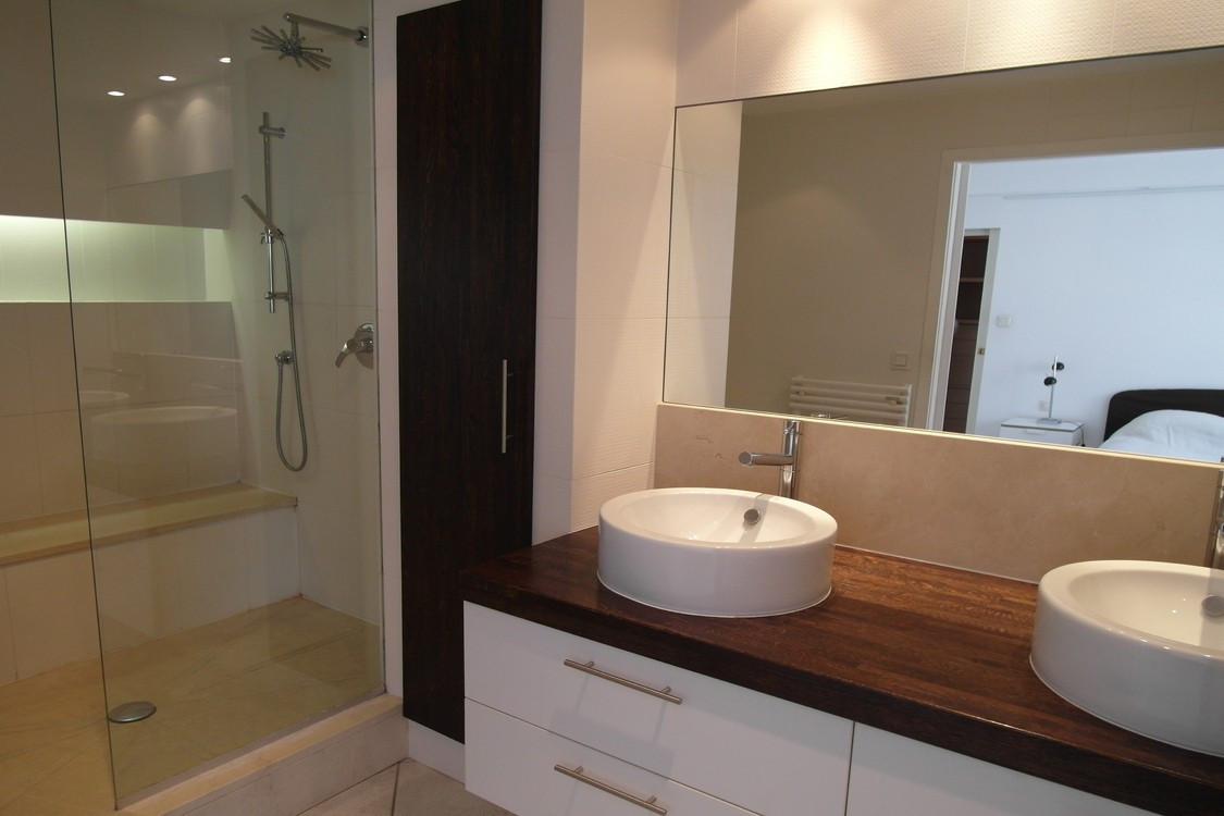 
                                                Location
                                                 Le Delanglade