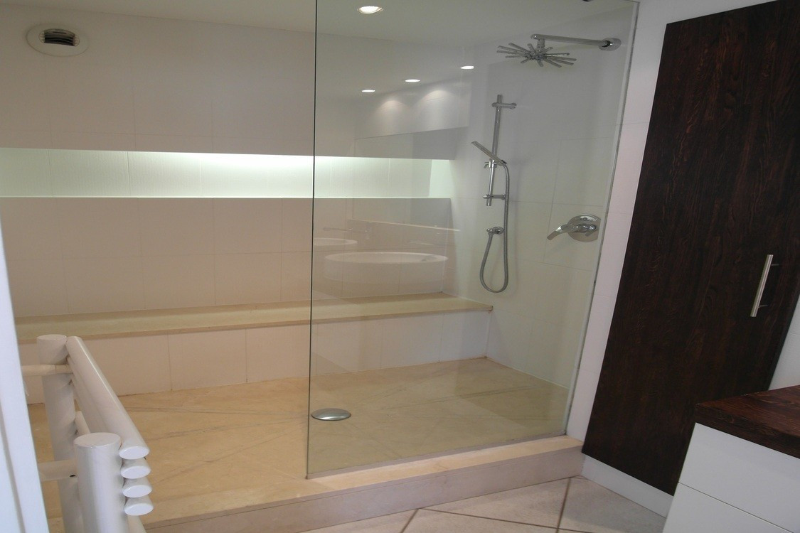 
                                                Location
                                                 Le Delanglade