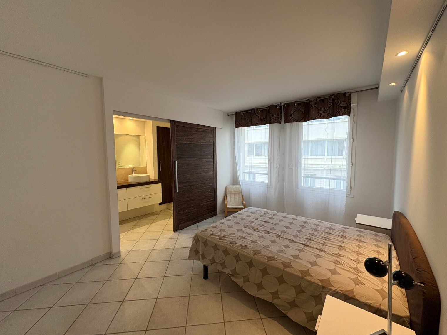 
                                                Location
                                                 Le Delanglade