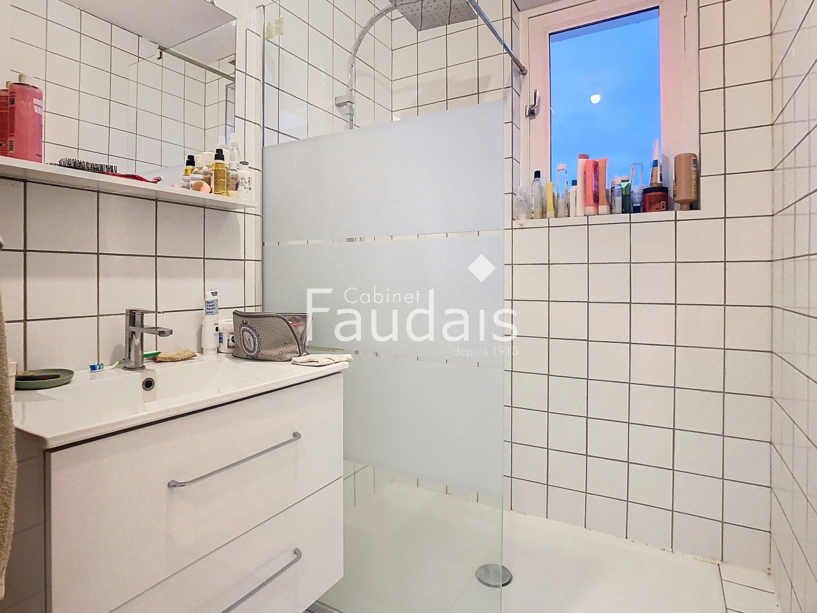 
                                                Vente
                                                 LE DEZERT, IMMEUBLE AVEC 3 APPARTEMENTS