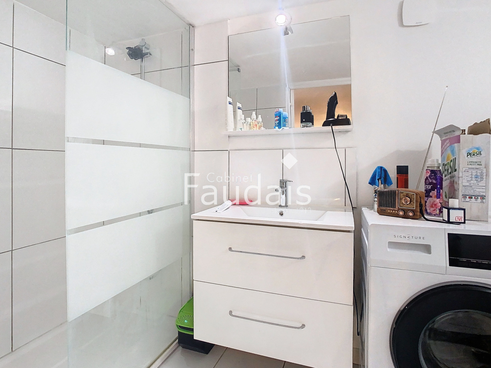 
                                                Vente
                                                 LE DEZERT, IMMEUBLE AVEC 3 APPARTEMENTS