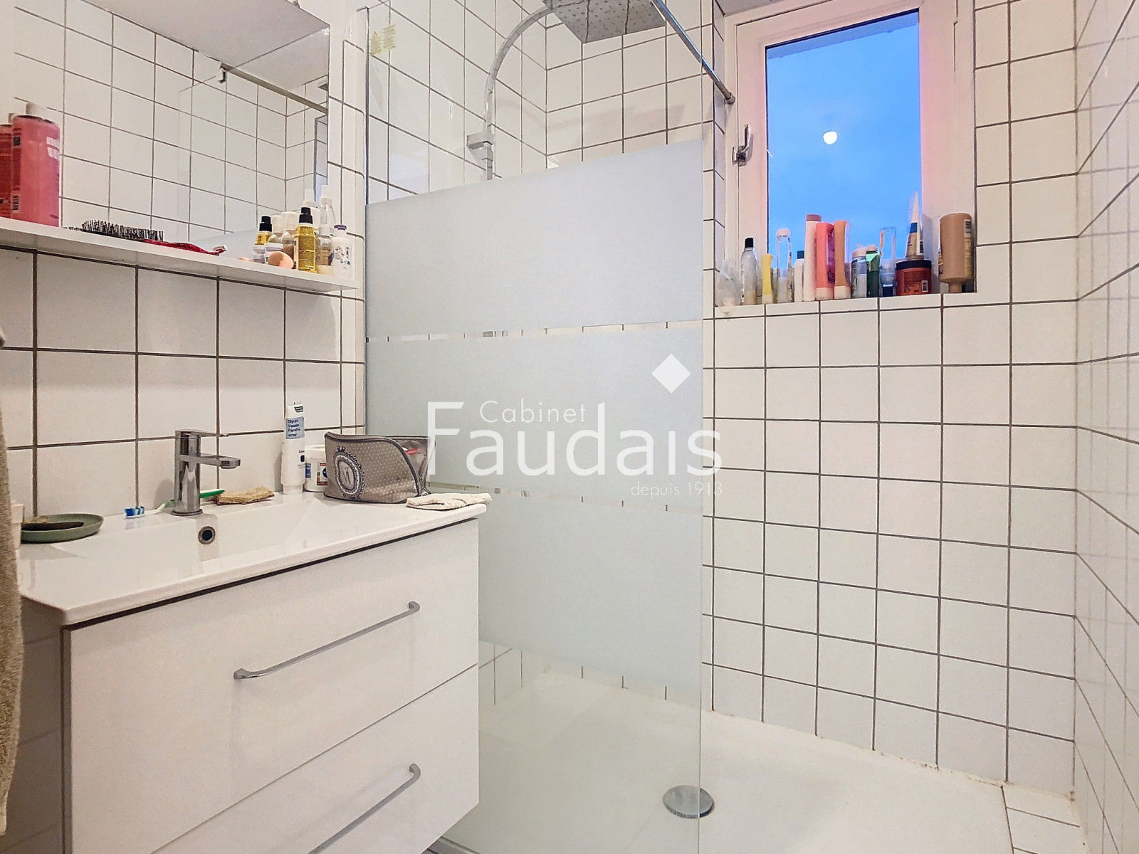 
                                                Vente
                                                 LE DEZERT, IMMEUBLE AVEC 3 APPARTEMENTS