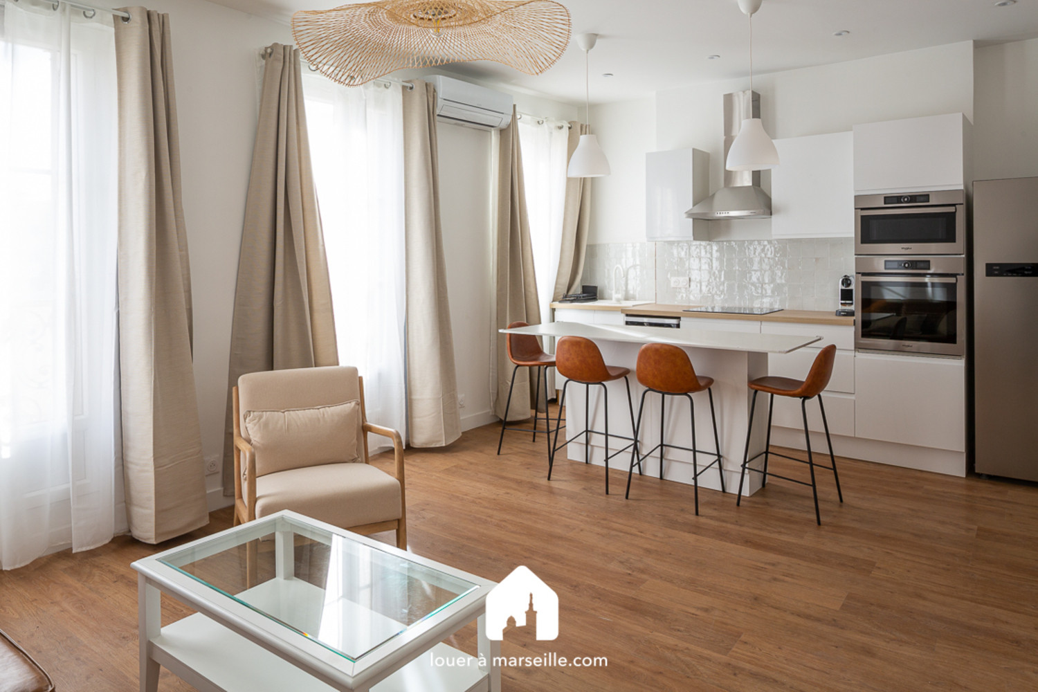 
                                                Location
                                                 Le Forbin