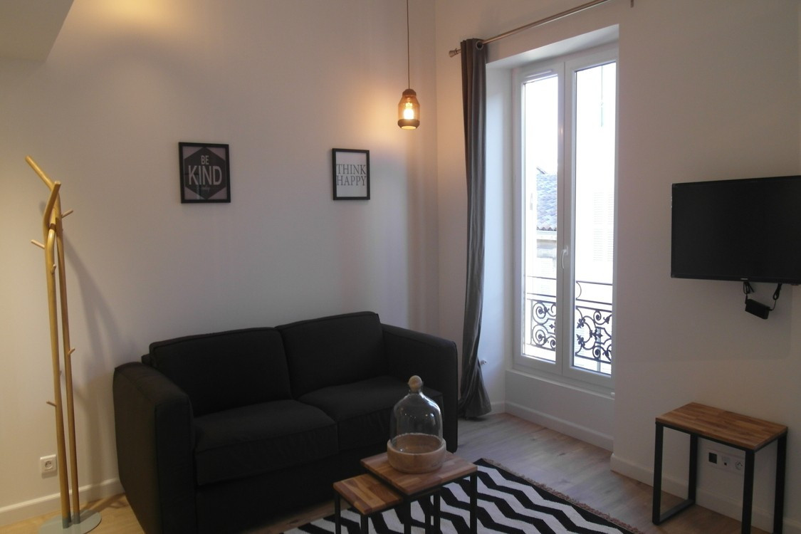 
                                                Location
                                                 Le Kilimandjaro