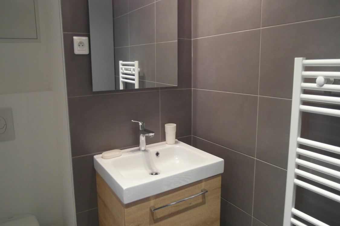 
                                                Location
                                                 Le Kilimandjaro