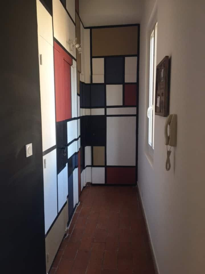 
                                                Location
                                                 Le Mondrian et sa déco atypique