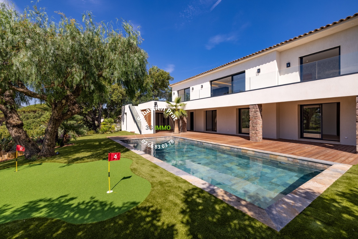 
                                                Vente
                                                 LES ISSAMBRES (VAR) - VILLA NEUVE AVEC VUE MER