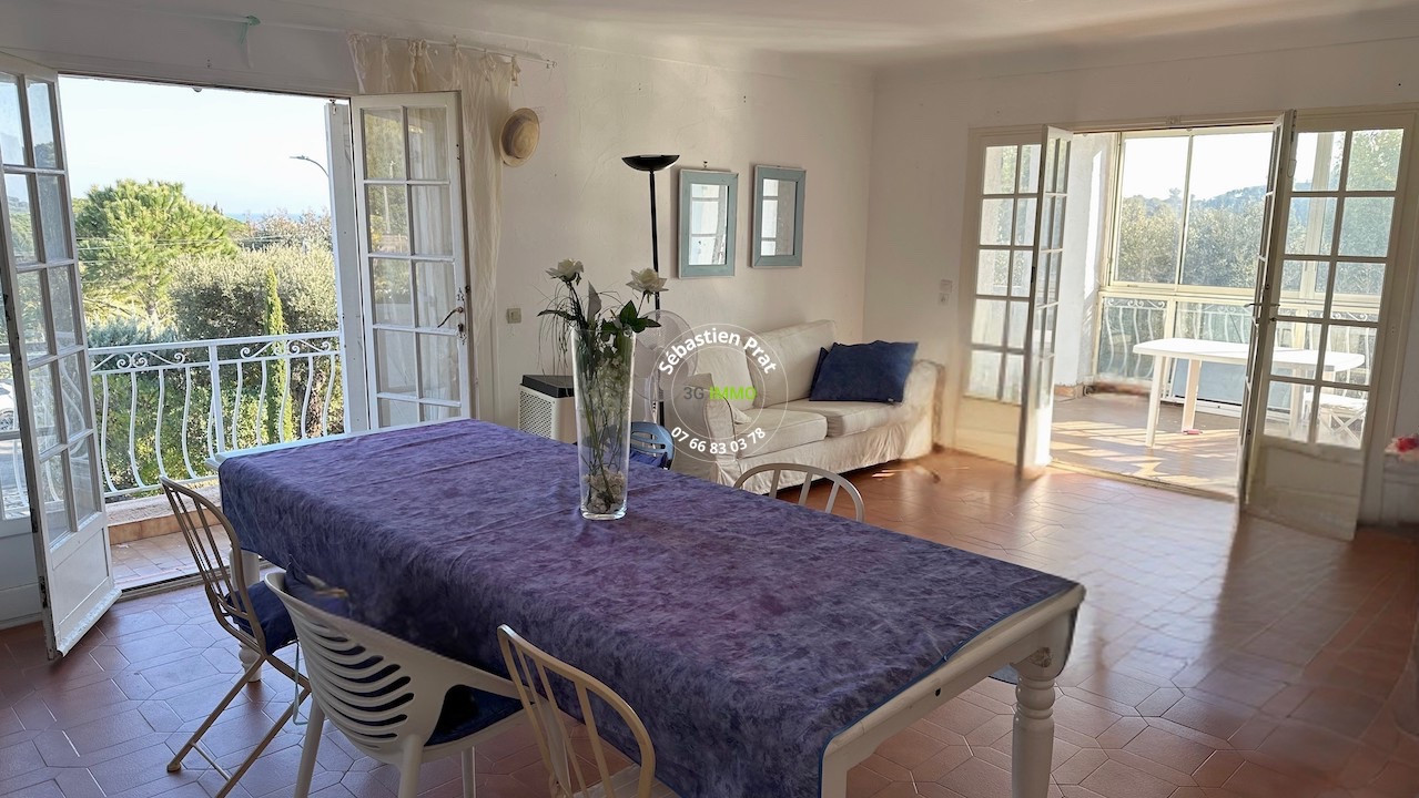 
                                                Vente
                                                 Les Issambres – Villa 9 pièces 187m2 avec piscine
