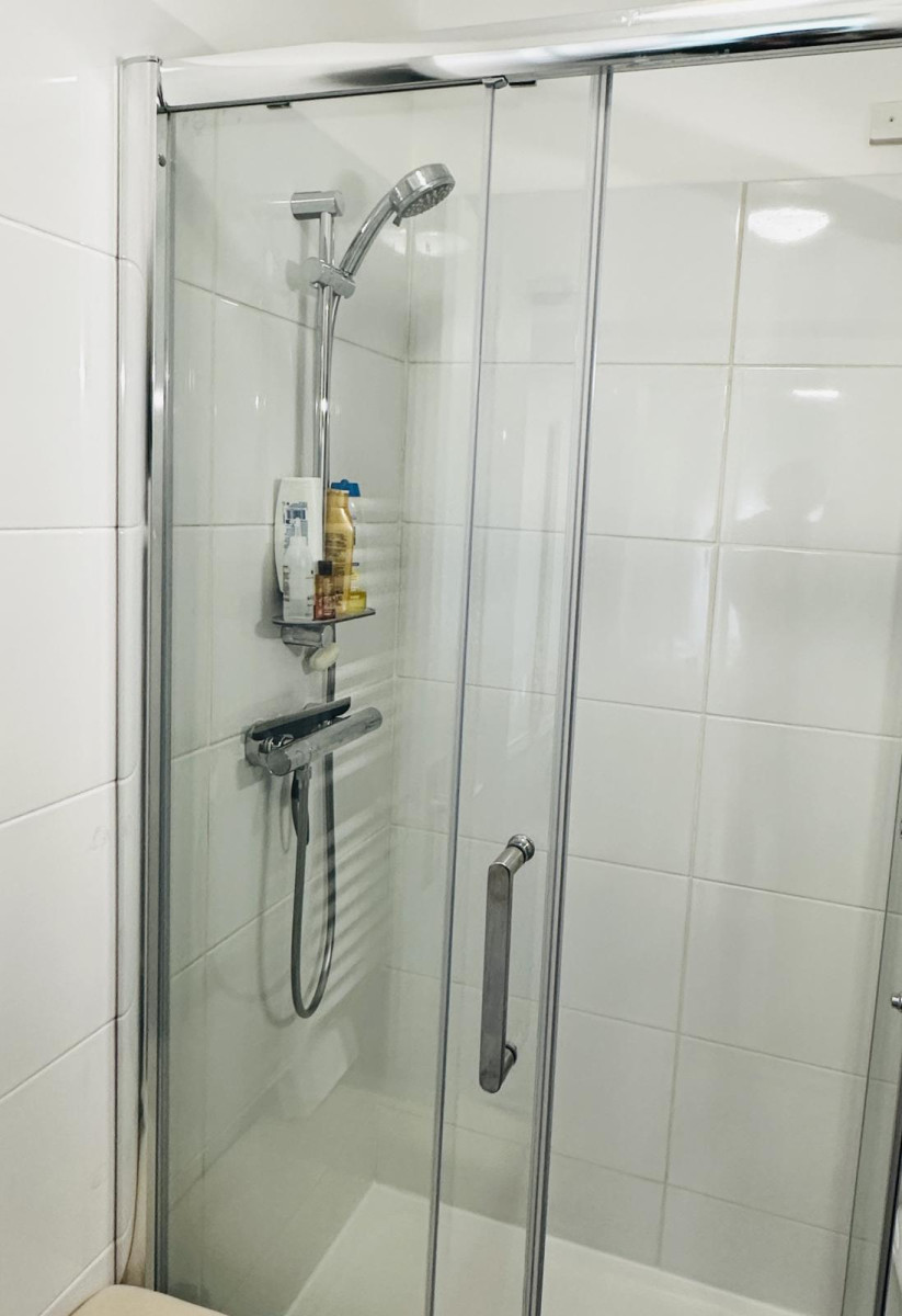 
                                                Location
                                                 Les Lilas, 2p 46m², Parking, meublé, lumineux