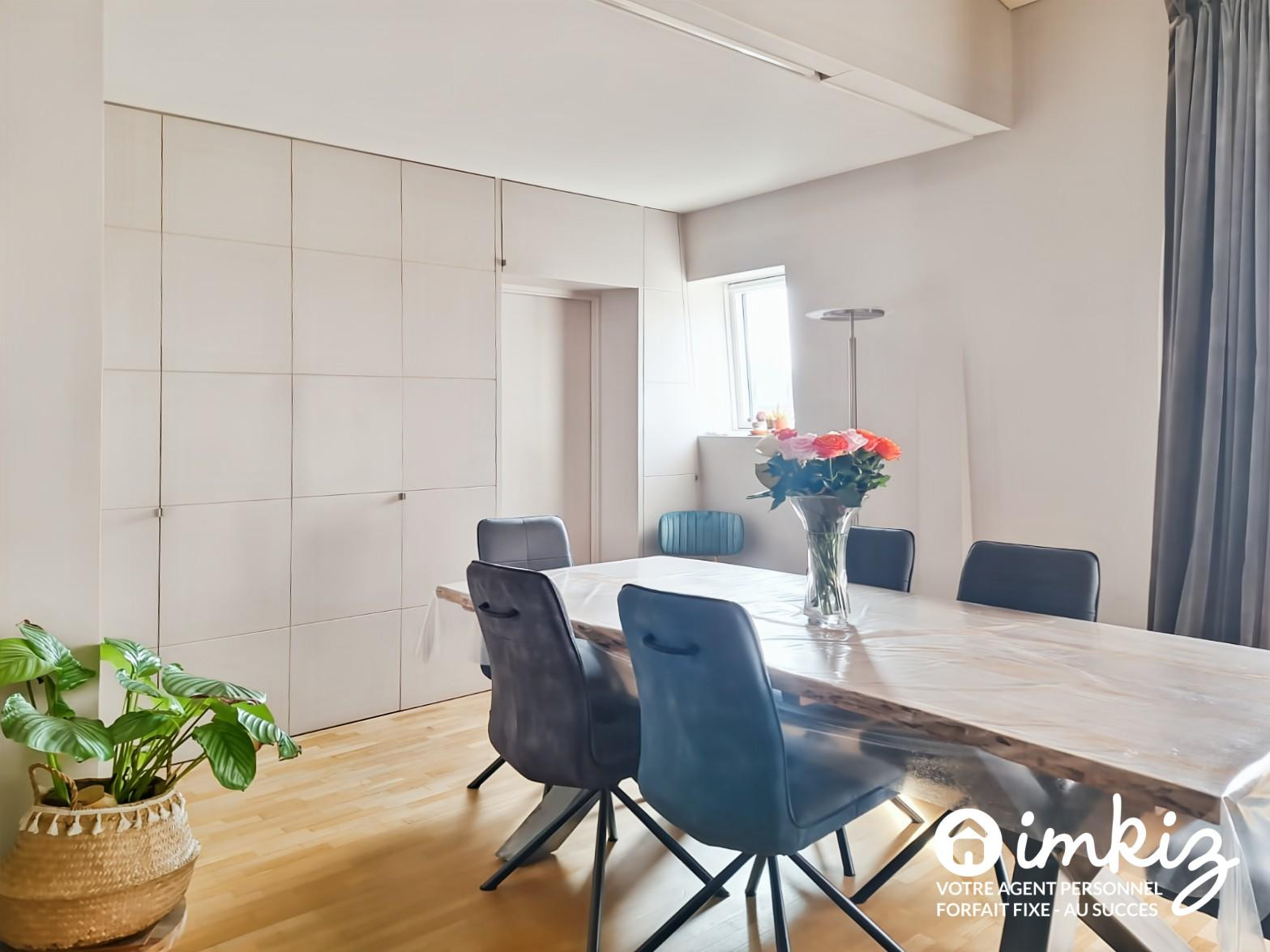 
                                                Vente
                                                 Les Lilas 4P de 136 m² dernier étage DPE C