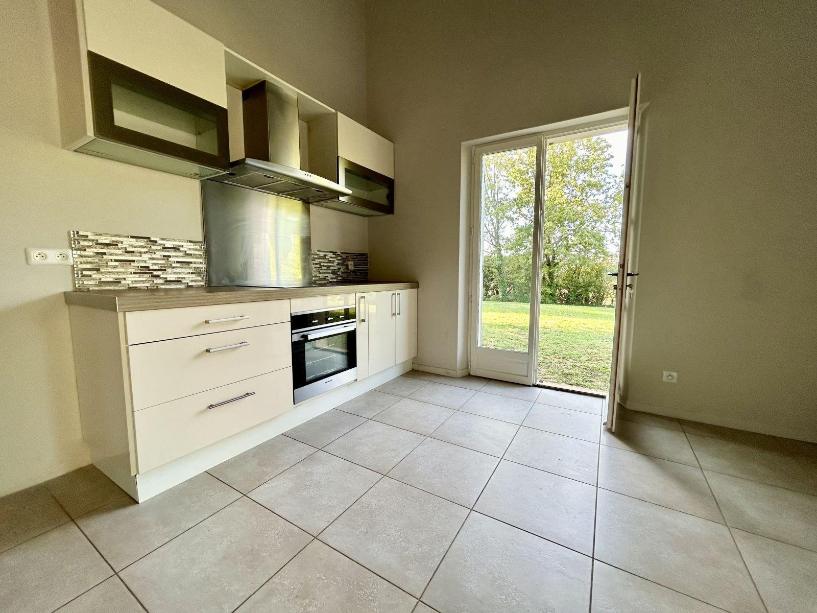 
                                                Location
                                                 LES PINCHINATS : Bastide récente au calme