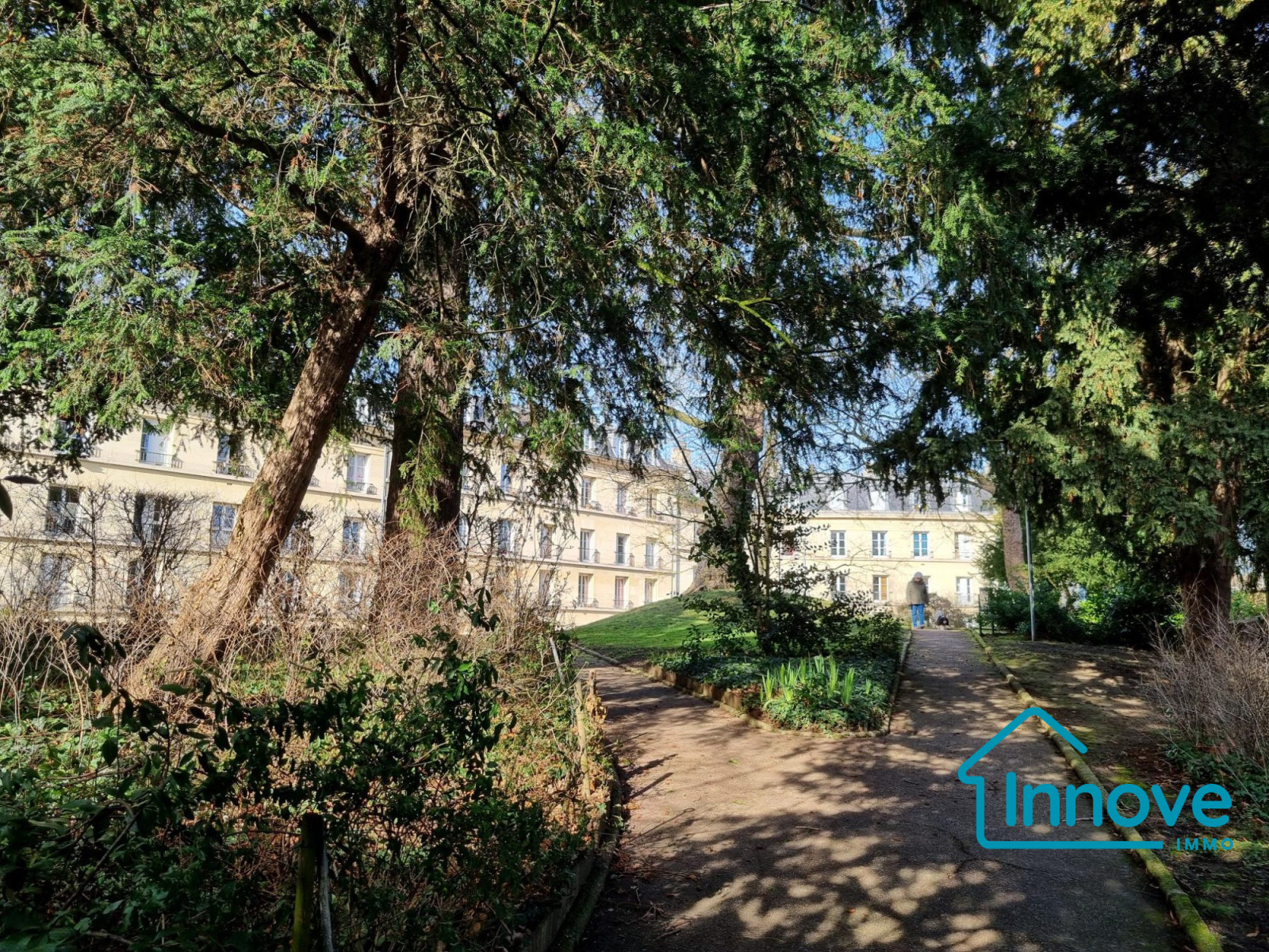 
                                                Vente
                                                 Les Prés en dernier étage appartement 3 chambres