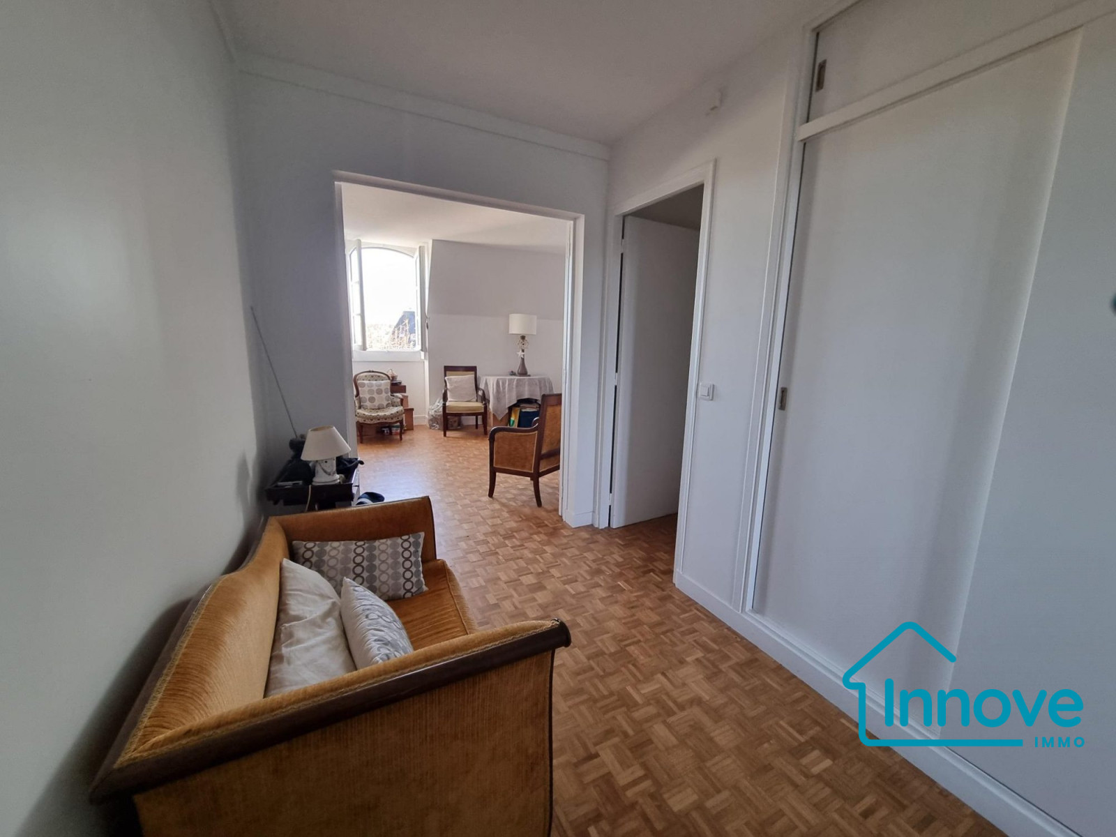 
                                                Vente
                                                 Les Prés en dernier étage appartement 3 chambres