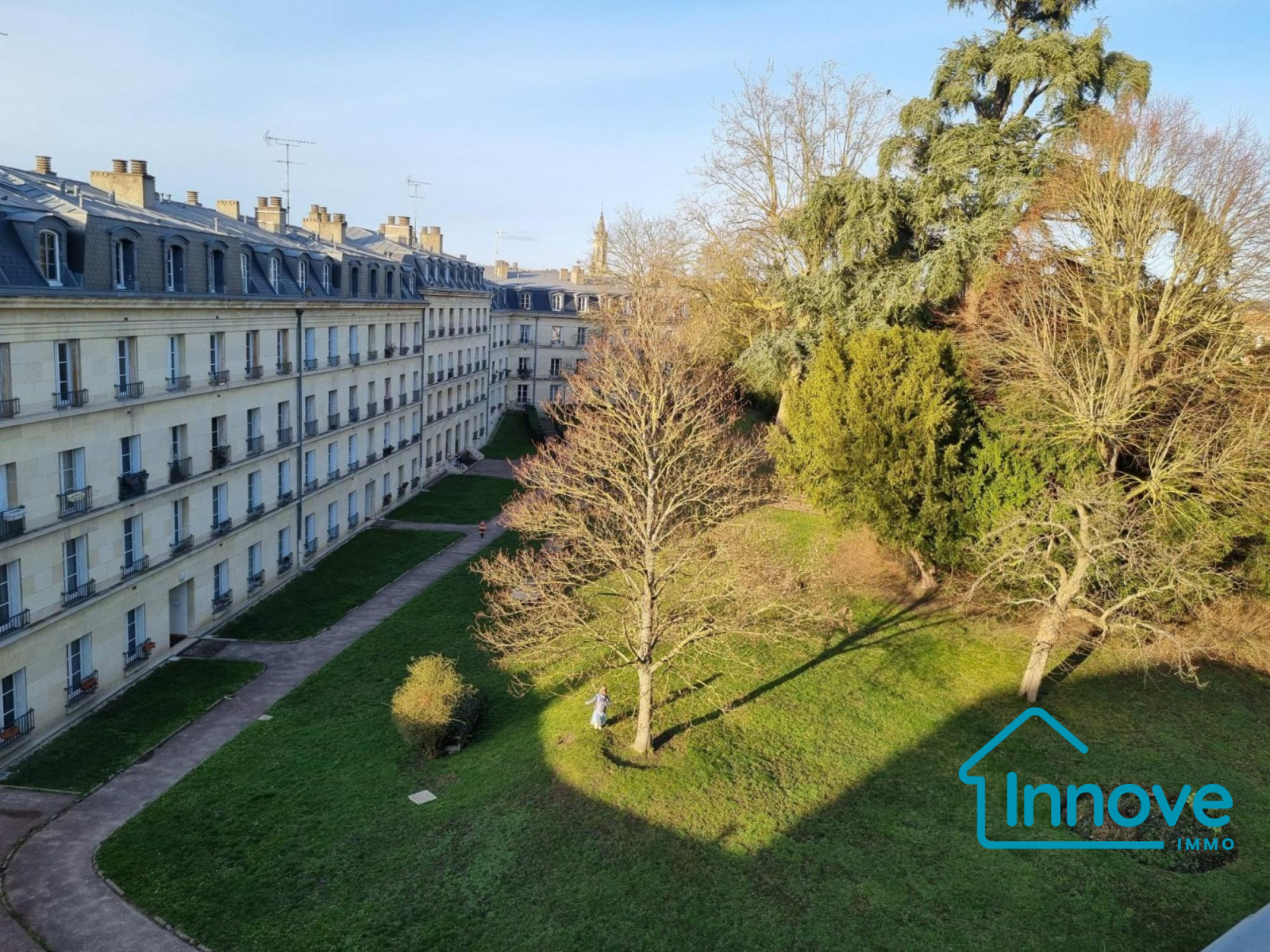 
                                                Vente
                                                 Les Prés en dernier étage appartement 3 chambres