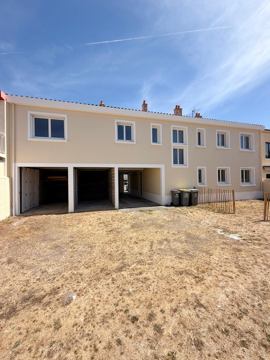 
                                                Vente
                                                 LES SABLES-D’OLONNE – T4 RÉNOVÉ AVEC BALCON – 3 CHAMBRES